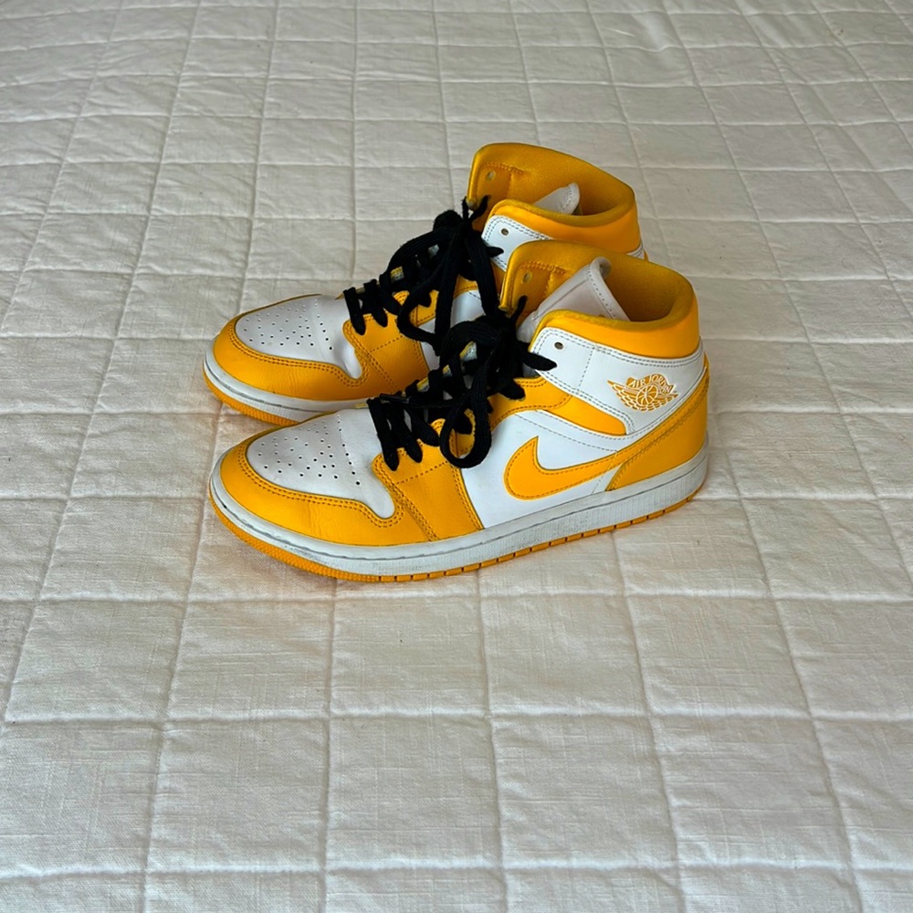 Women’s Air Jordan 1 Mid - 8.5